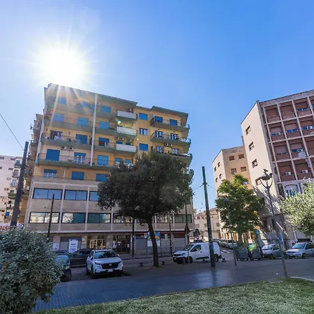 National Square 4*