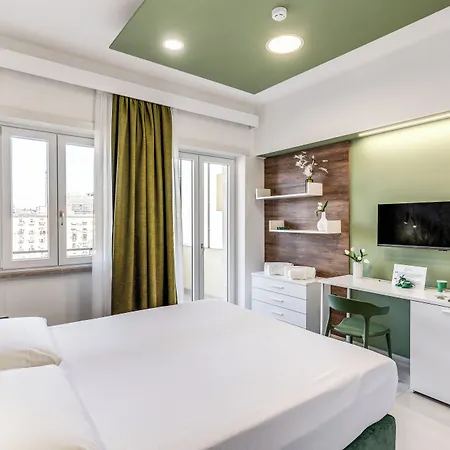 National Square 4*