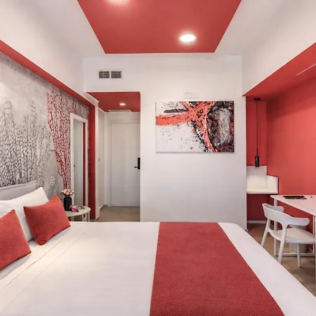 בית הארחה National Square 4*