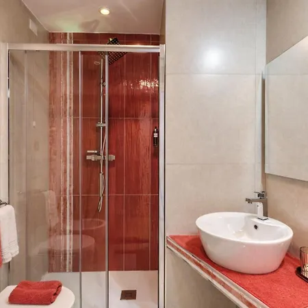 National Square 4*
