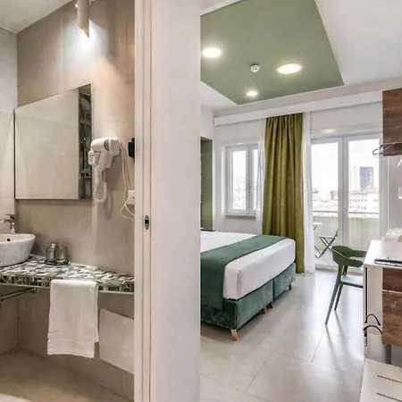 בית הארחה National Square 4*