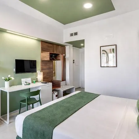 National Square 4*