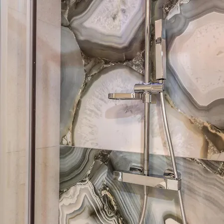 Vendégház National Square 3*